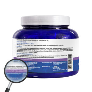 Tarro de MNS Enernad sabor uva de Millenium Natural Systems, 300g. Mezcla para batido con triptófano, melena de león y vitamina C mostrando la etiqueta con una lupa que muestra el registro sanitario RSA-0036436-2025